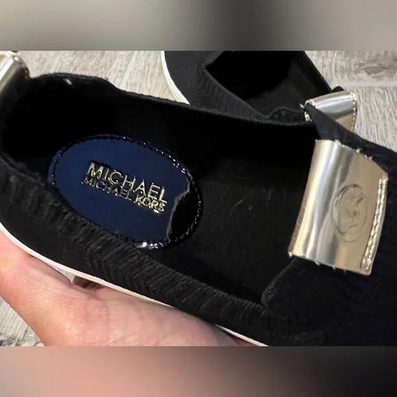 Michael Kors Slipon Logo Embossed size 6.5 textile upper and rubber sole - Picture 3 of 7